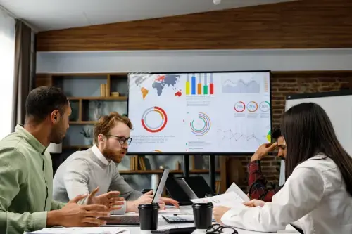 Strategic Visualization & Storytelling